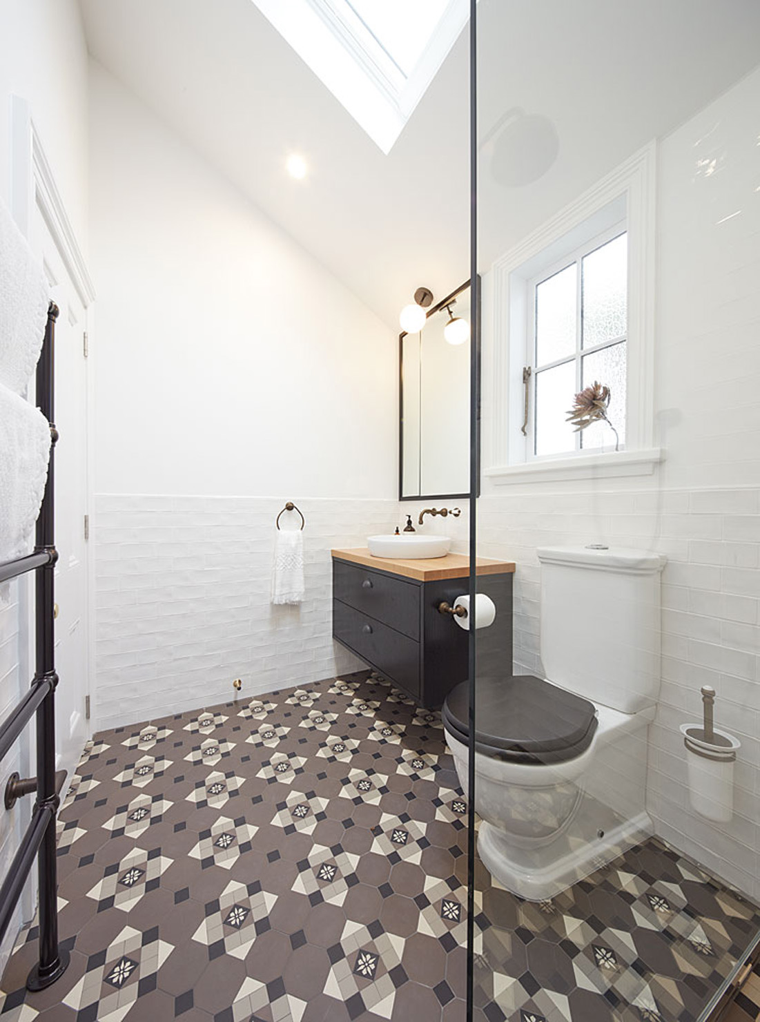 igd-portfolio-image ingrid geldof Traditional Bathroom ensuite, wardrobe and kitchen design